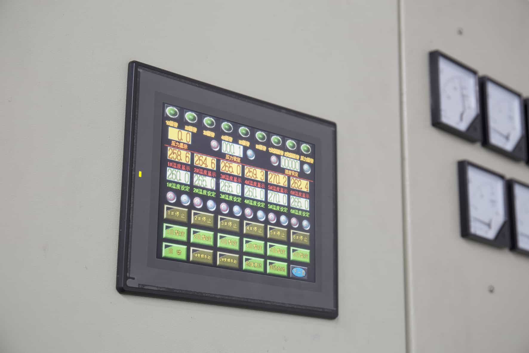 全自動高精度一體化刷絲生產(chǎn)設(shè)備，溫控精度+0.5℃，穩(wěn)定性遠(yuǎn)超同行