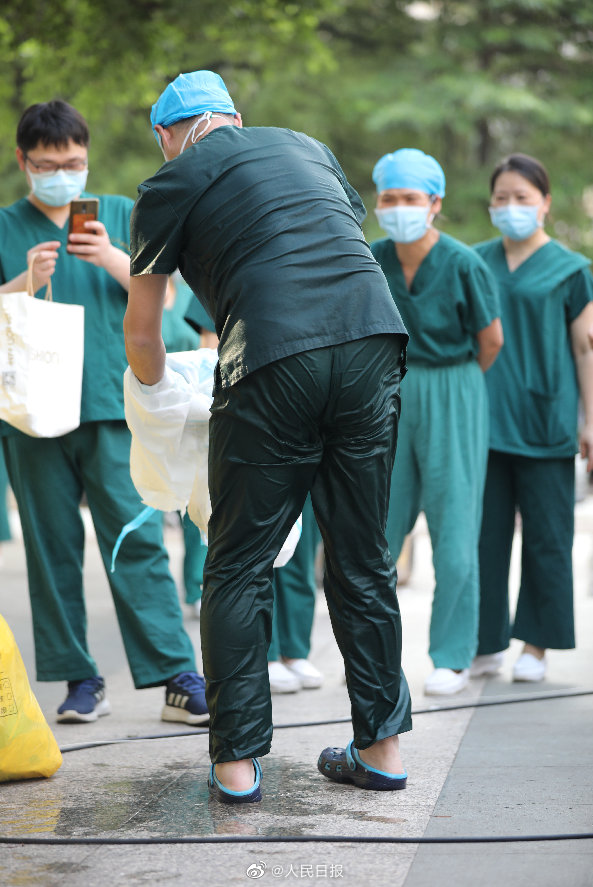 抗疫前線.jpg 抗疫前線.jpg